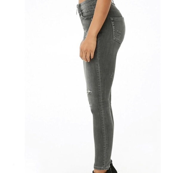 Pull-Ring Skinny Jeans ๐ | Forever 21 - Picture 2 of 11